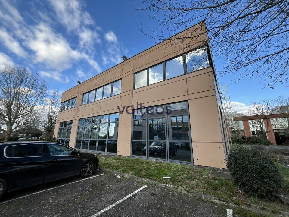Location bureaux 319.2 m² divisibles à partir de 58.7 m²