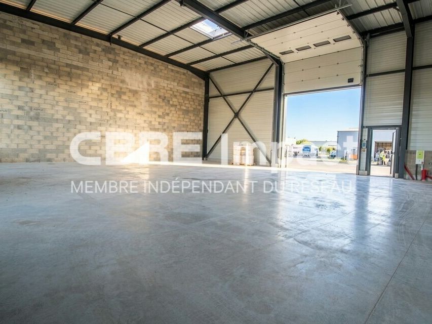 Location local d''activites 262 m² non divisibles