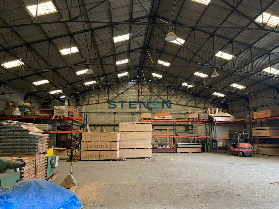 Vente local d''activites 1000 m² non divisibles