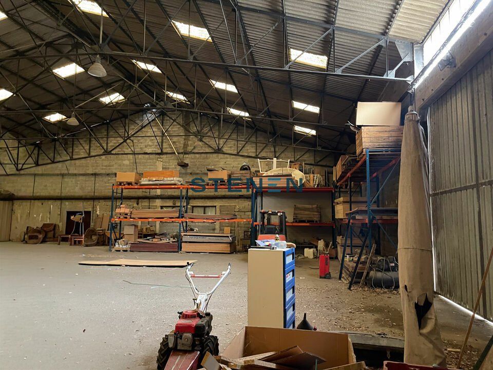 ENTREPÔT AVEC TERRAIN - À VENDRE - LA ROQUE D'ANTHERON