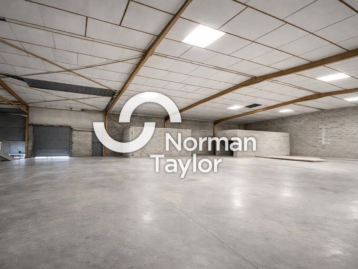 Location entrepot 1260 m² non divisibles
