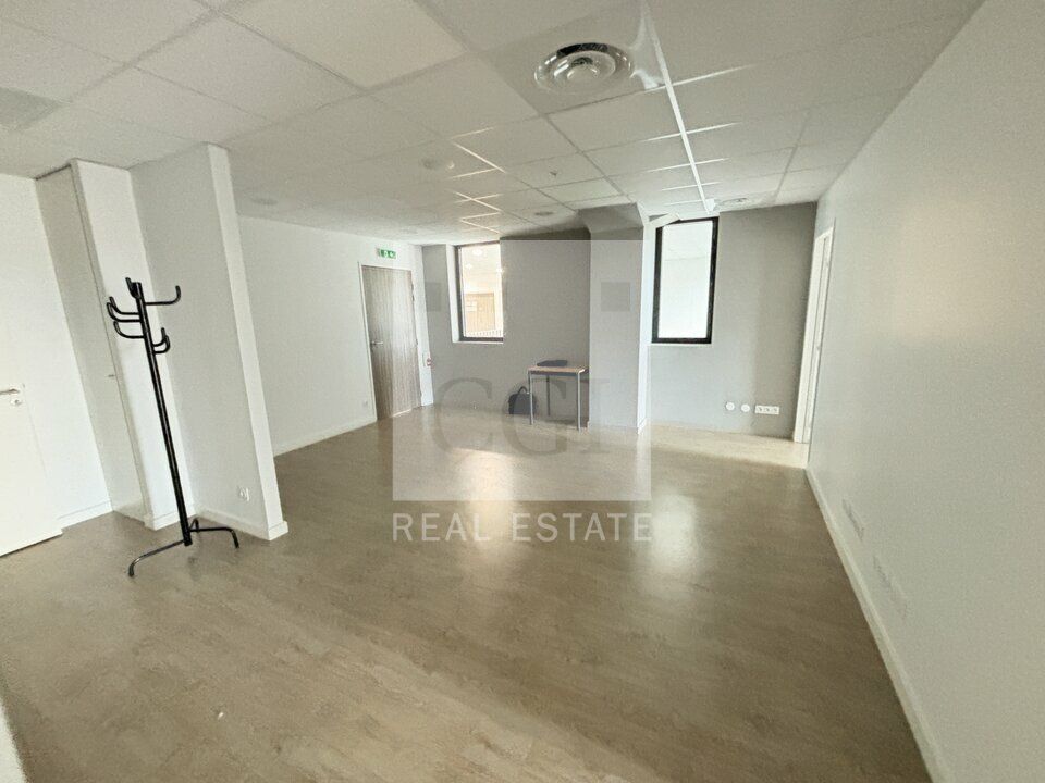 A VENDRE - BUREAUX DANS L'OUEST LYONNAIS