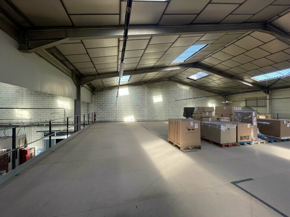 Vente local professionnel 4800 m² non divisibles