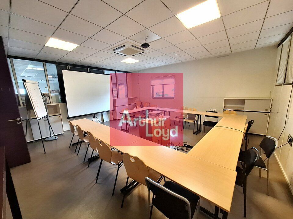 CLERMONT-FERRAND ZI BREZET À LOUER BUREAUX 220 M2
