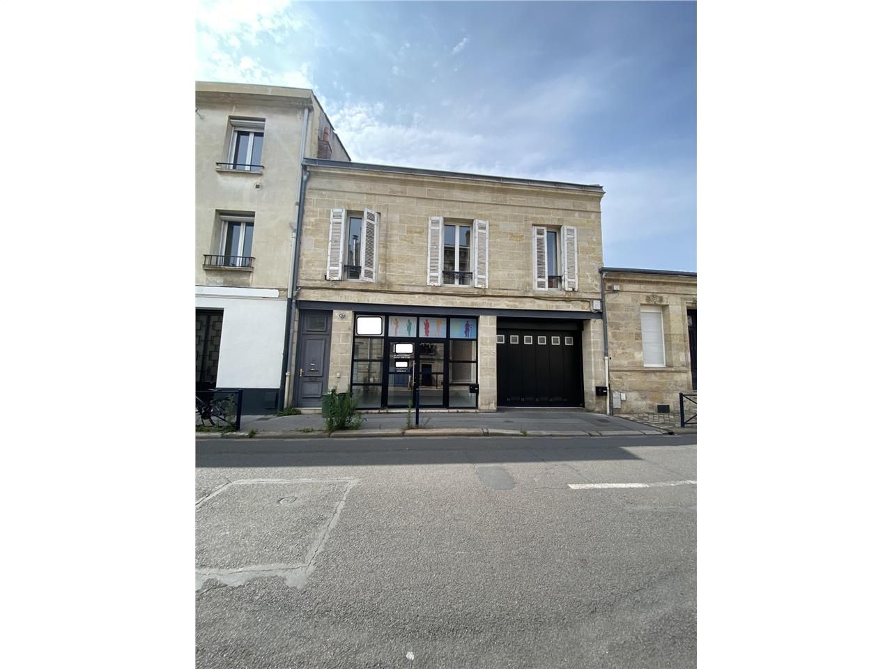 Location local commercial 97 m² à Bordeaux