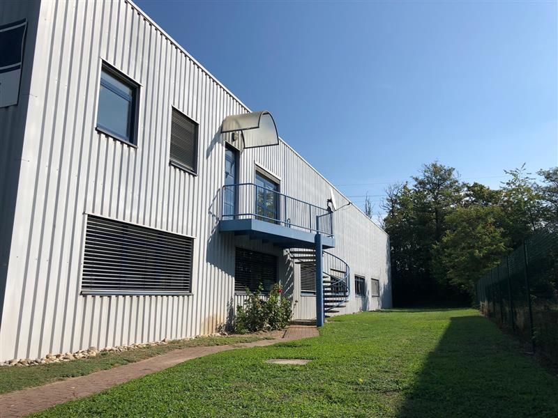 Location local d''activites 446 m² non divisibles