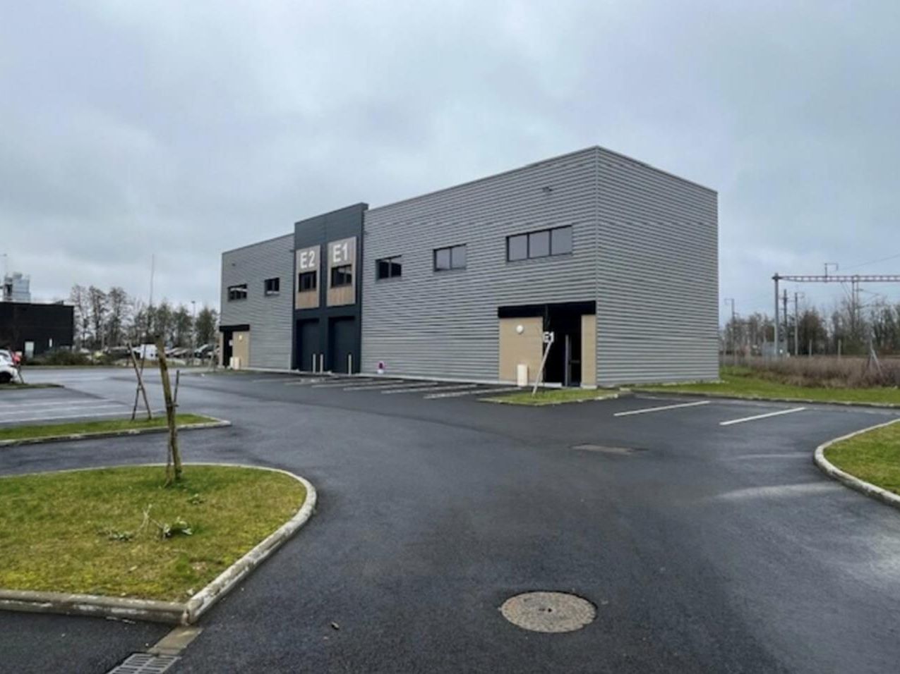 location - local d'activité - crt lesquin