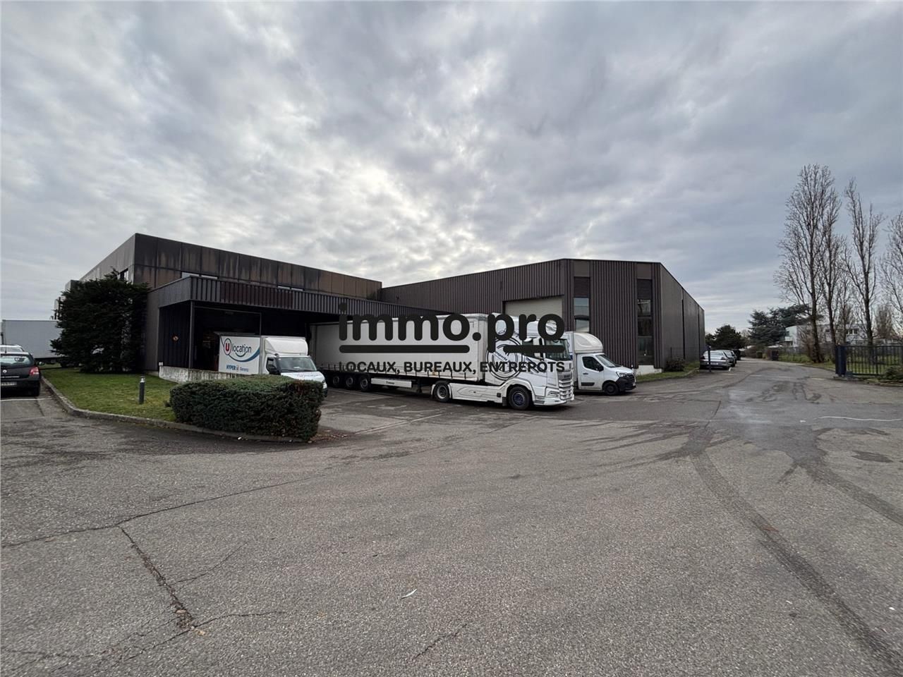 Location local d''activités 3052.00 m² à Illzach