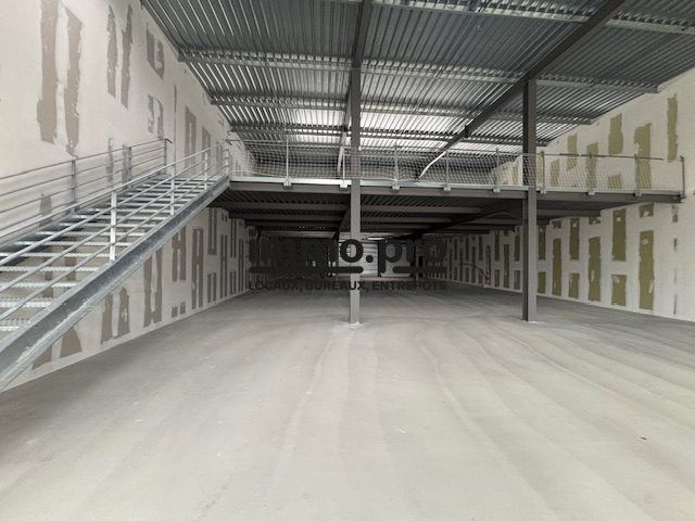 Location local 595.00 m² à Colmar