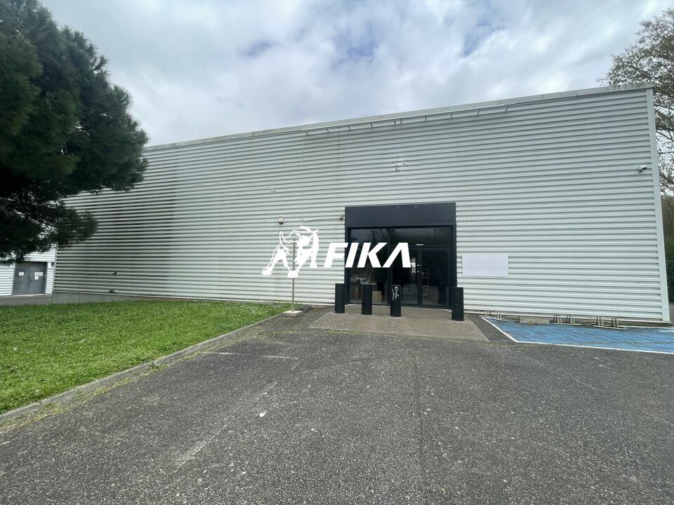 Location local d''activites 400 m² non divisibles