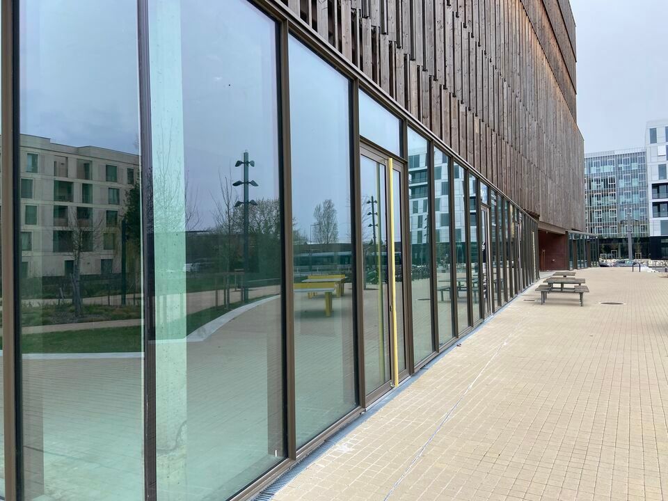 Location local commercial 82 m² non divisibles