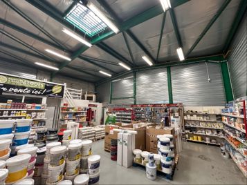 Vente local 990 m² à Saint-Étienne