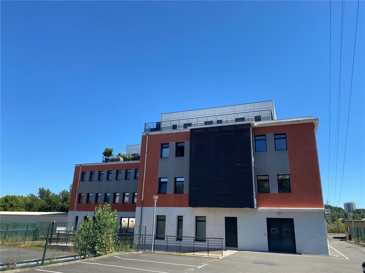 324 m² dispo à Saint-étienne