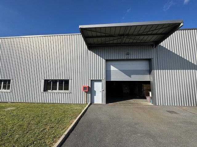 Location local 1735 m² à Andrézieux-Bouthéon