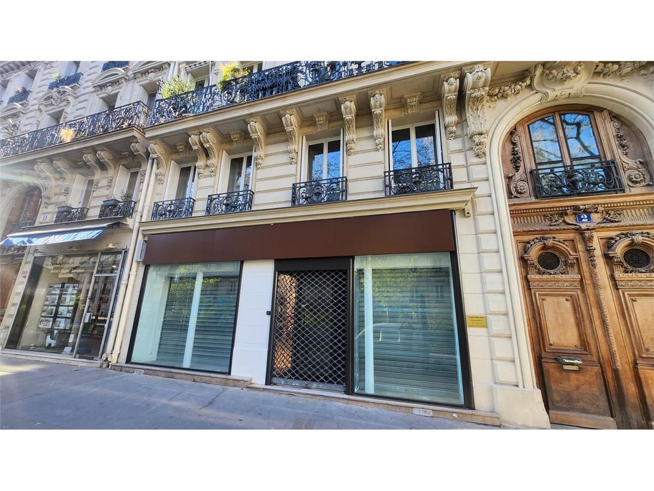 Location local commercial 86 m² non divisibles