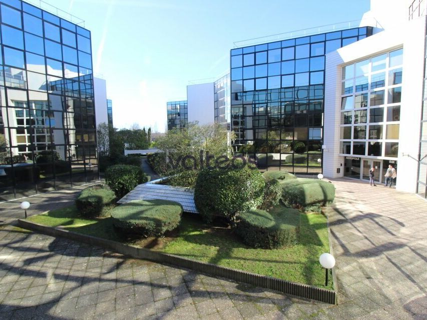 Location bureaux 2275 m² divisibles à partir de 131 m²