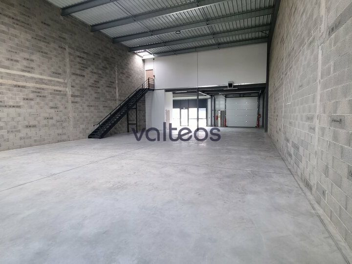 Location local d''activites 378 m² non divisibles