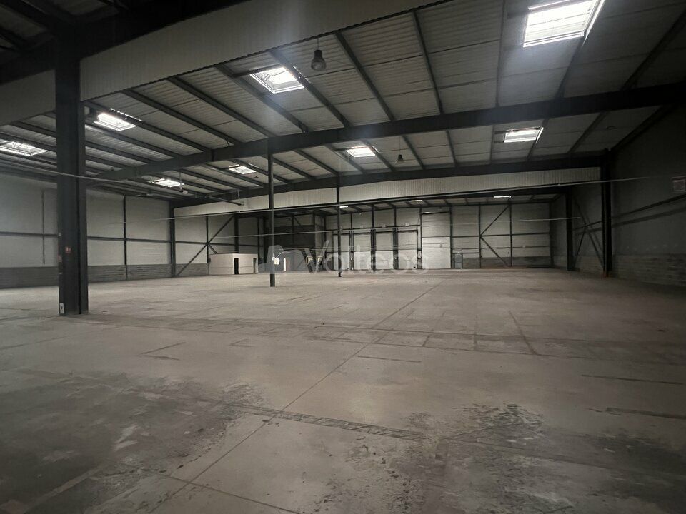 Location local d''activites 4582 m² non divisibles