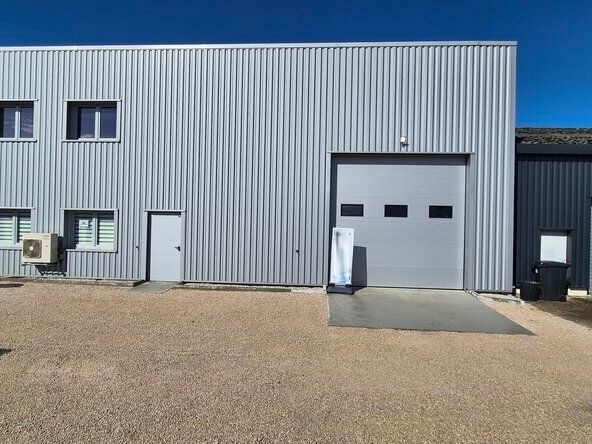 Location local d''activites 185 m² non divisibles