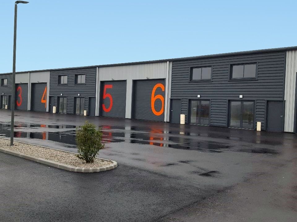 Location local d''activites 250 m² non divisibles