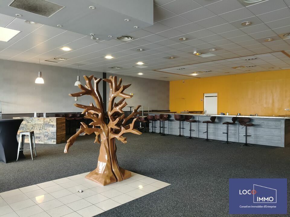 Location local commercial 700 m² non divisibles