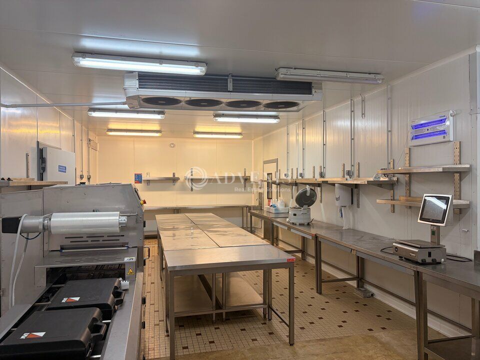 Location local d''activites 496 m² non divisibles