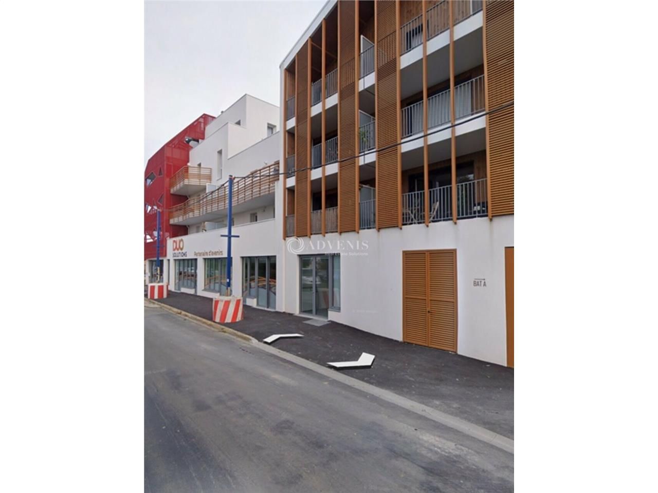 Location local commercial 1278 m² non divisibles