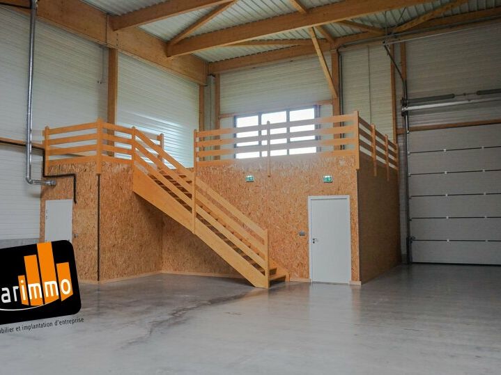Location local d''activites 540 m² divisibles à partir de 270 m²