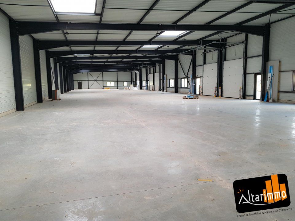 Location local d''activites 1398 m² divisibles à partir de 200 m²