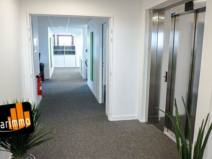 Location bureaux 216 m² non divisibles