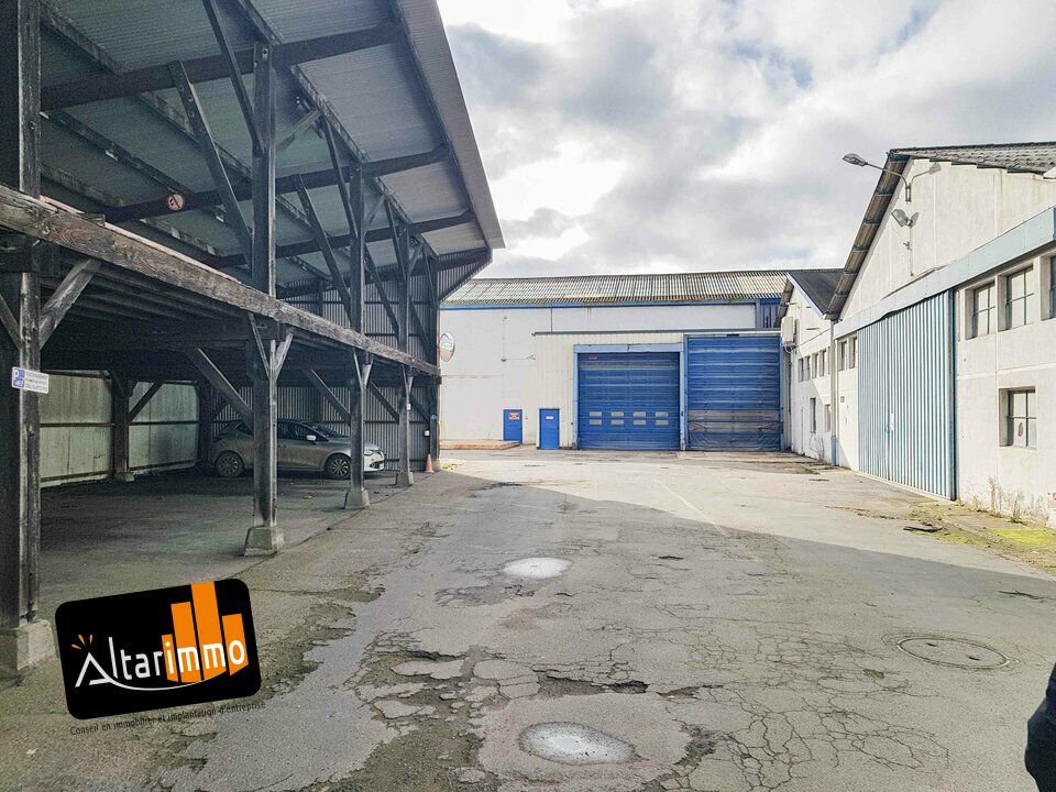 Location local d''activites 11000 m² non divisibles
