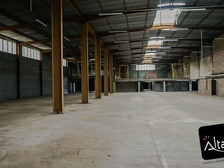 Vente local d''activites 3530 m² non divisibles