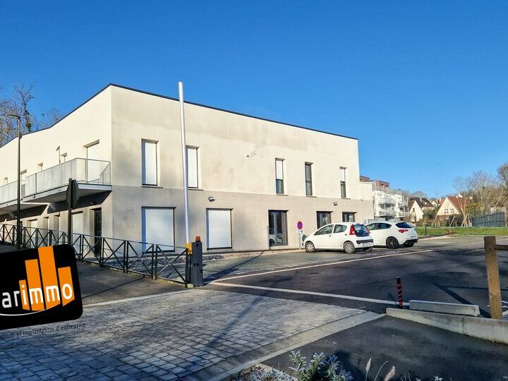 Location local commercial 251 m² divisibles à partir de 65 m²