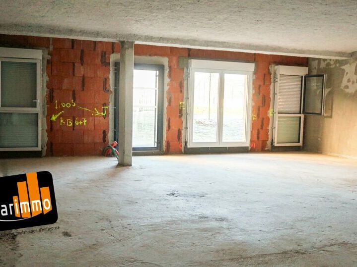 A VENDRE 250 m² de bureaux neufs, divisibles à partir de 65 m² environ, à proximité du centre-ville de Lèves, commune limitrophe de la ville de Chartres.