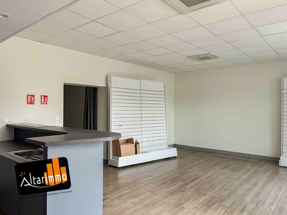 A LOUER local commercial sur l'agglomération de Chartres, à 5 mn de la rocade sud.