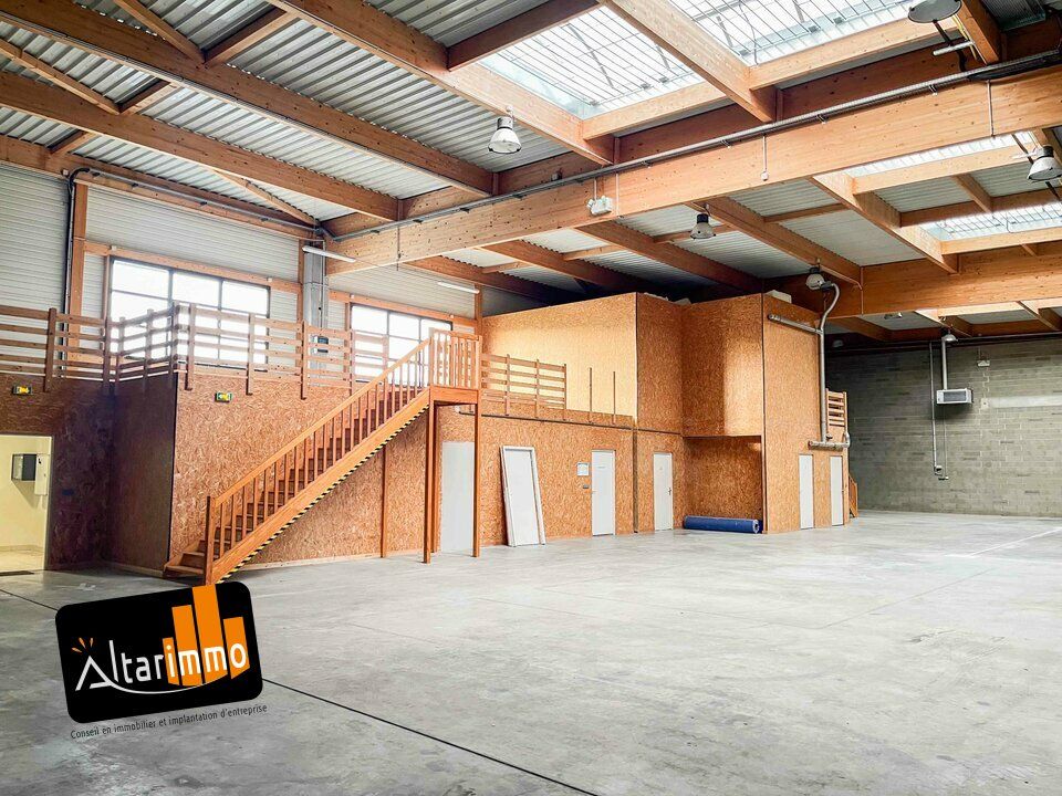 Location local d''activites 768 m² divisibles à partir de 384 m²
