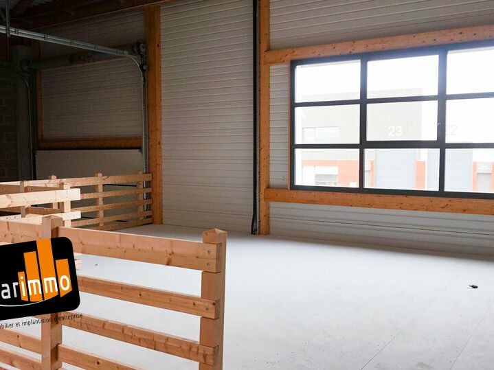 A LOUER 240 m² d'entrepôts avec bureaux NEUFS, agglomération de Chartres.