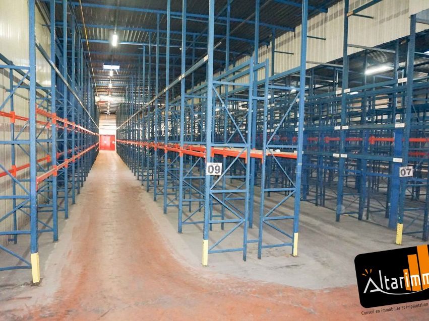Location local d''activites 3388 m² non divisibles