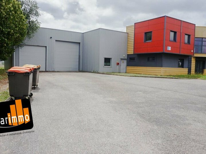 A LOUER local d'activités indépendant d'environ 1000 m² sur un terrain de 3500 m² au coeur d'un parc d'activités qualitatifs de l'agglomération de Dreux, à proximité immédiate de la RN 154.