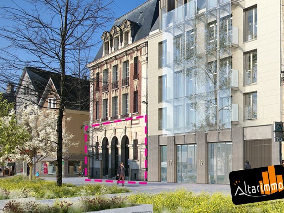 A LOUER - EXCEPTIONNEL : 300 m² de surfaces commerciales, au coeur de CHARTRES. Emplacement N°1.