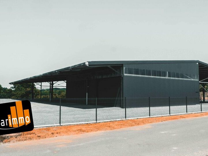 Location local d''activites 1800 m² divisibles à partir de 300 m²