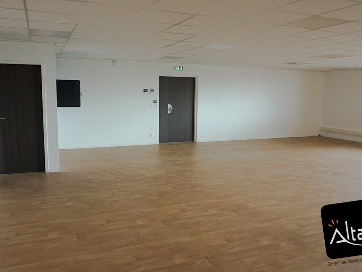 Location bureaux 97 m² non divisibles