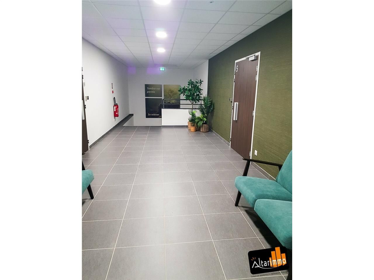 A LOUER lot de bureaux en R+1 de 100 m² environ, à Dreux. Travaux de rénovation achevés début 2022.