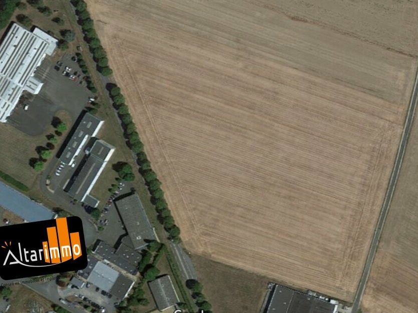 A VENDRE terrains d'activités viabilisés situés dans un parc d'activités à proximité de la RN 10 entre l'agglomération chartraine et l'agglomération parisienne.