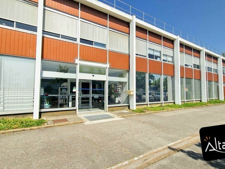 Location local d''activites 3530 m² non divisibles