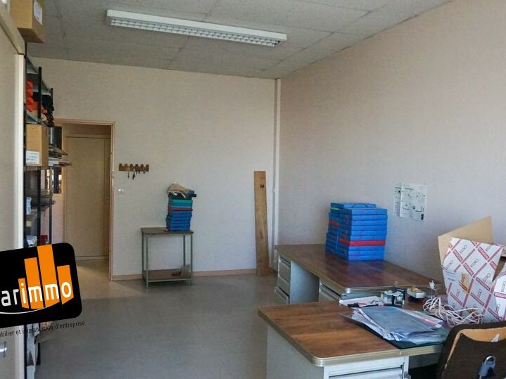 A LOUER un plateau de bureaux de 330 m² , au sein d'un parc d'activité à Brou, au nord de Châteaudun.