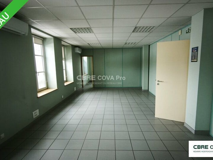 Location bureaux 230 m² divisibles à partir de 100 m²
