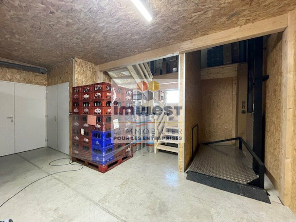 À VENDRE – Local de stockage aménagé de 360 m²