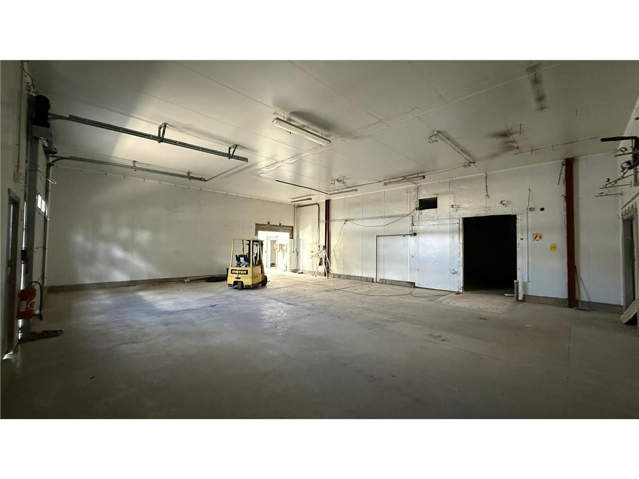 Location entrepots 263 m² non divisibles