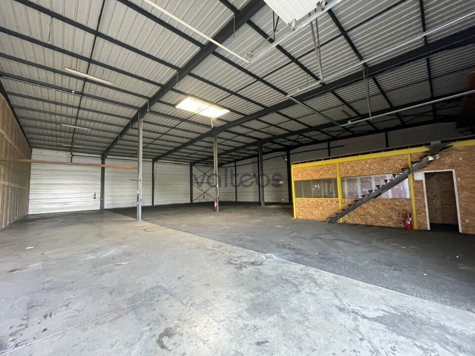 Location local d''activites 770 m² non divisibles